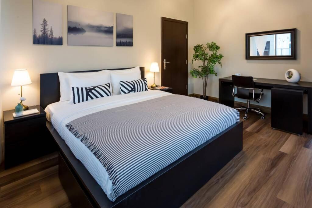 Higuests - Roomy Apt With Infinity Pool Close To Burj Khalifa ดูไบ ภายนอก รูปภาพ
