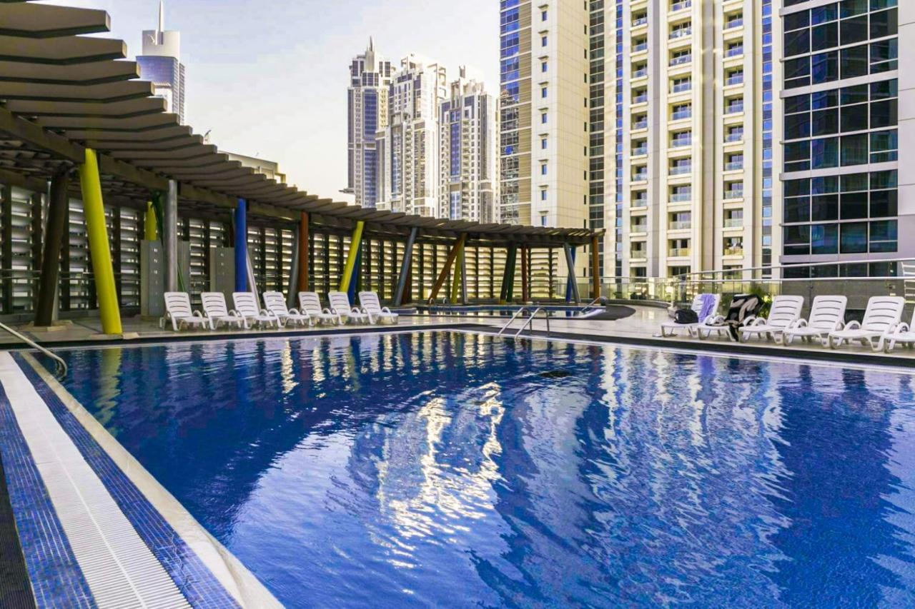Higuests - Roomy Apt With Infinity Pool Close To Burj Khalifa ดูไบ ภายนอก รูปภาพ